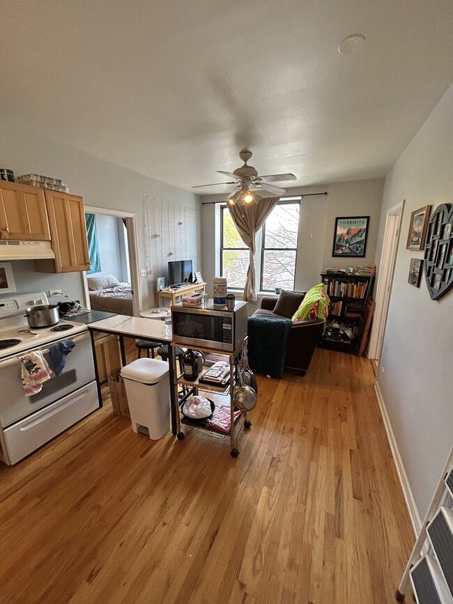 Primary Photo - 3941 N Monticello Ave
