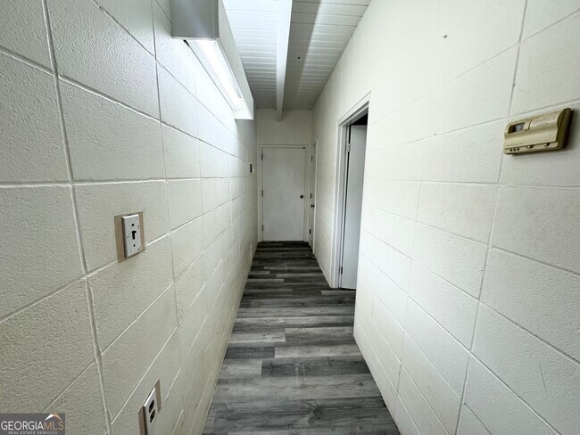 Building Photo - 163 Holly Ridge Rd