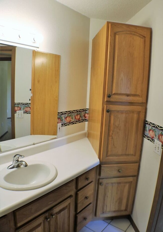 Building Photo - $1,150 | 2 Bedroom, 1 Bathroom 2nd Floor Condo | NO Pets | Available for August 1st, 2026 Move in!