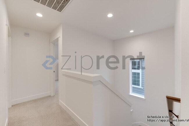 Building Photo - 18602 46th Ave SE