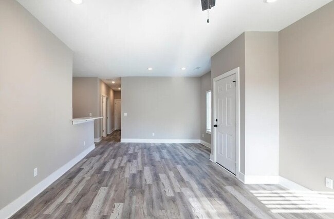 Building Photo - 4476 N Sandplum St