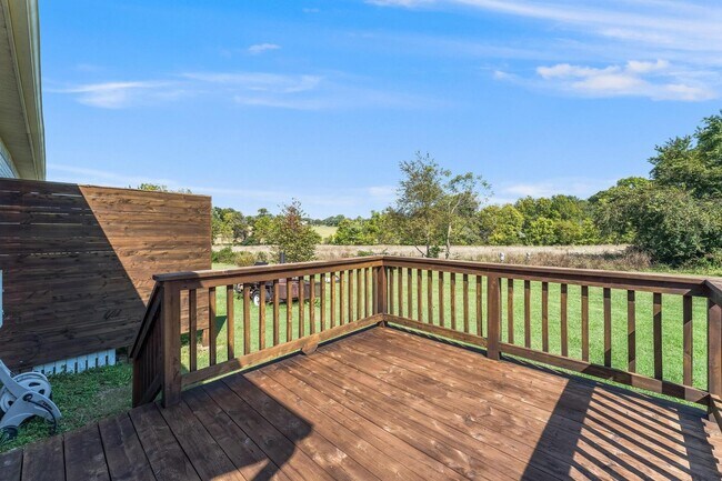 Building Photo - Milliken Duplex