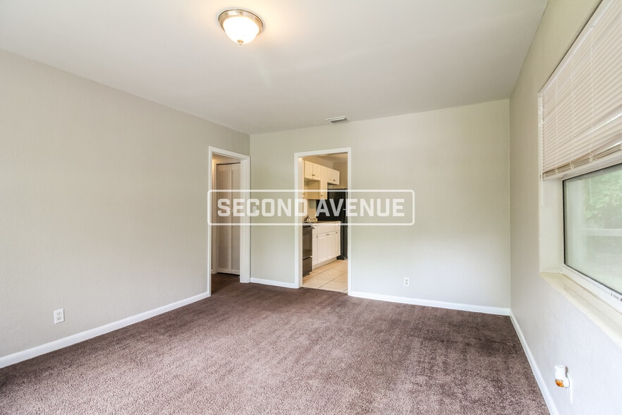 Building Photo - 1544 Breton Rd
