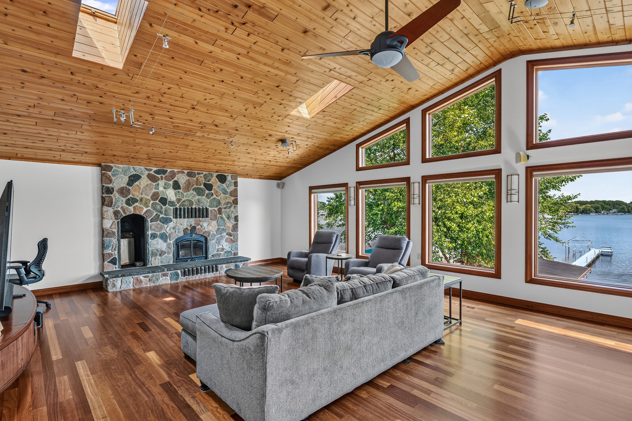Great room - 2438 Lough Ln