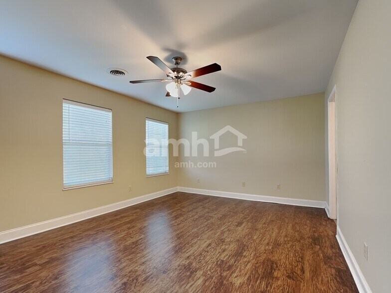 Building Photo - 1582 Cider Ln