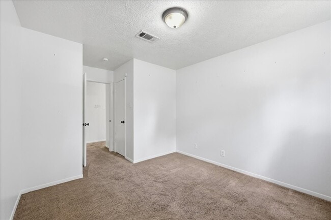 Building Photo - 118 8th Ave