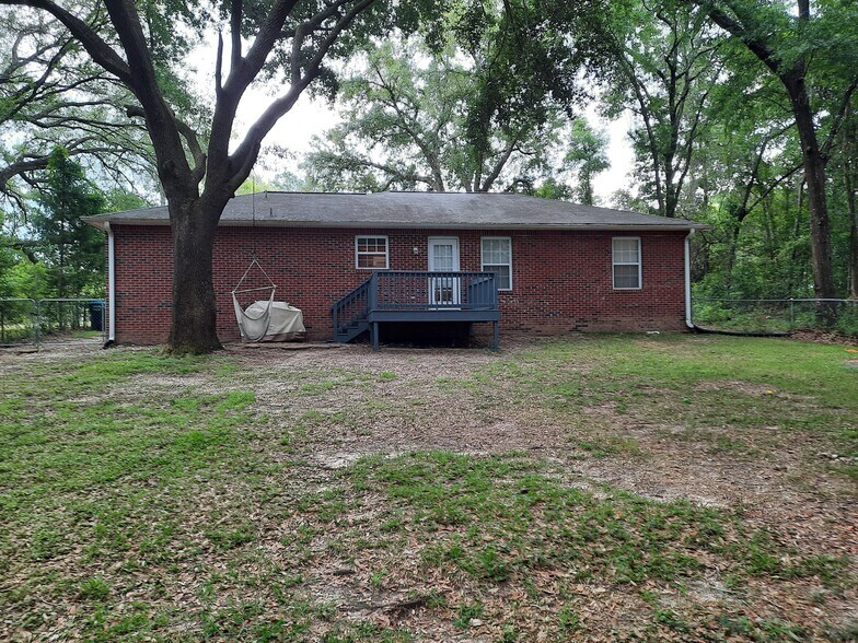 Building Photo - 875 Georgia St