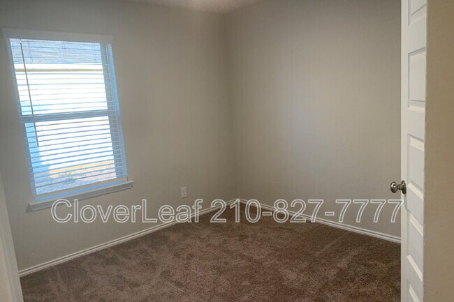 Building Photo - 2172 Darst Dr
