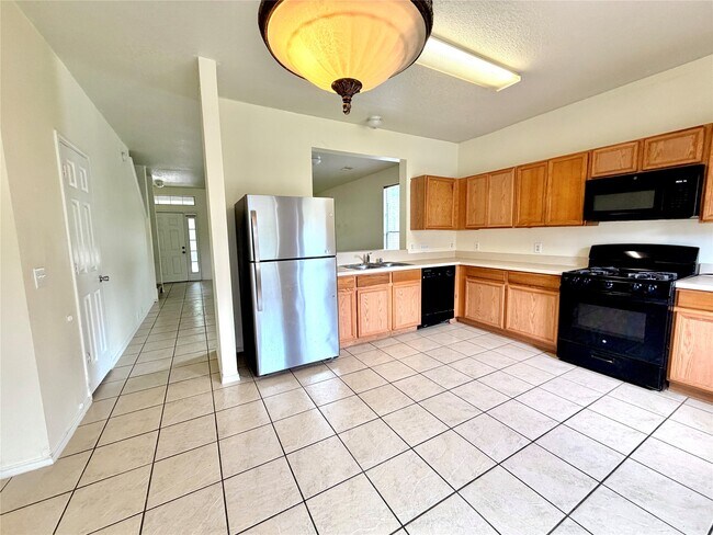 Building Photo - 23854 Township Elm St