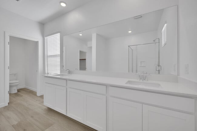 Building Photo - 4000 Richmar Butte Ave