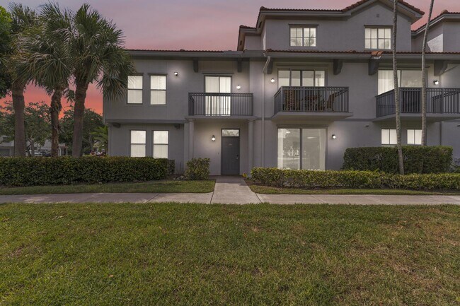 Primary Photo - 2032 Alta Meadows Ln