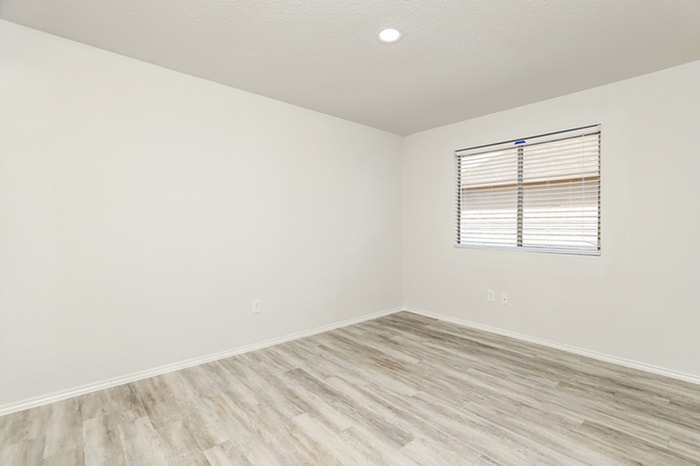 Building Photo - 10611 Hunters Pond