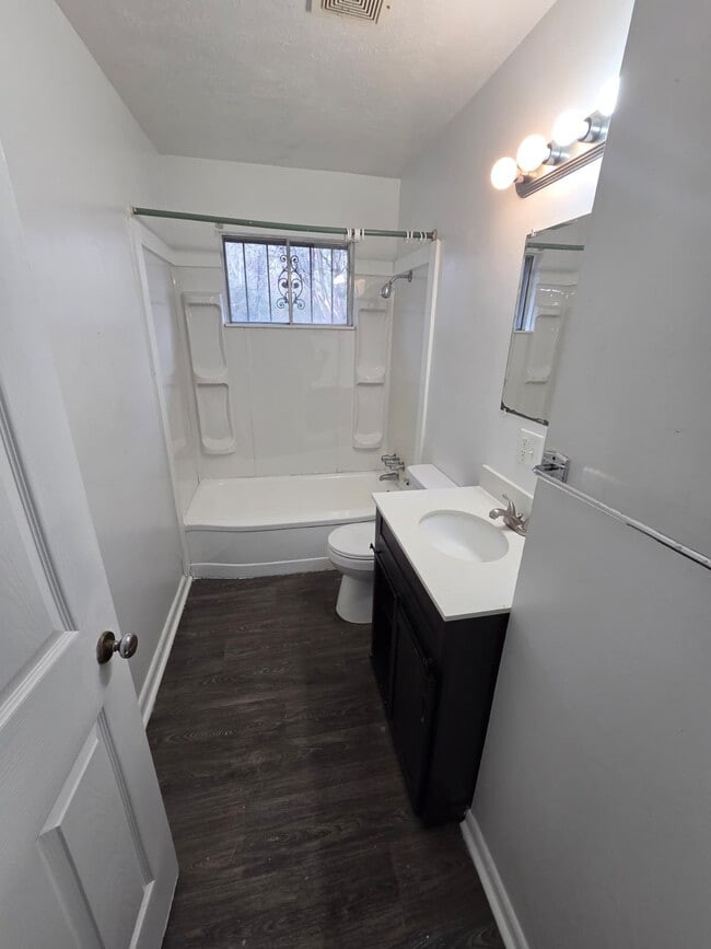 Building Photo - 5136 Lurline Dr