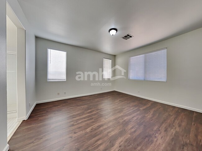 Building Photo - 541 Kavanagh Pl