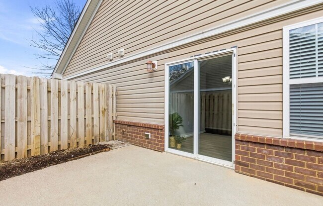 Building Photo - 2BR/2BA Patio Home for Rent w/Garage in Okolona!