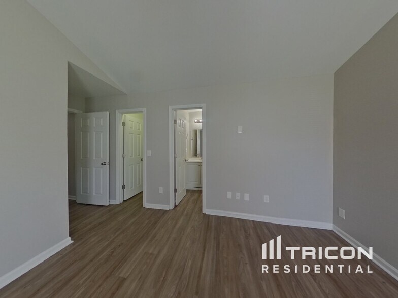 Building Photo - 5434 Peachwood Dr