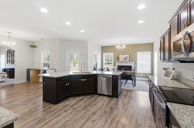 Building Photo - 2012 Snapper St