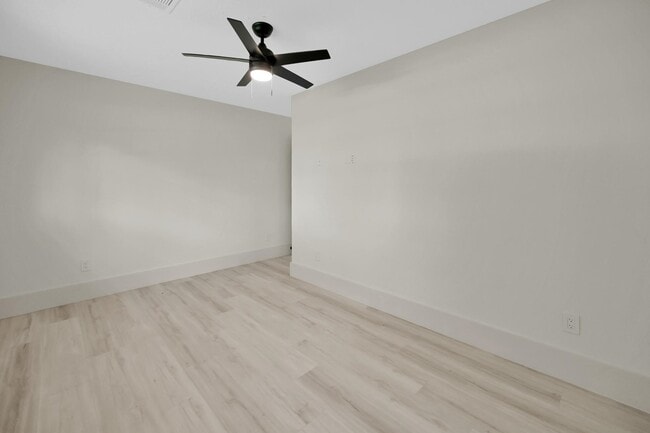 Building Photo - 6026 Willowbend Blvd