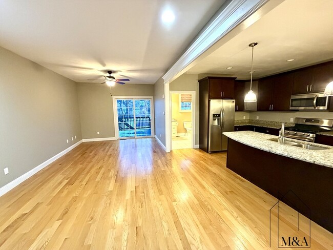 Building Photo - 46B Dominion Rd