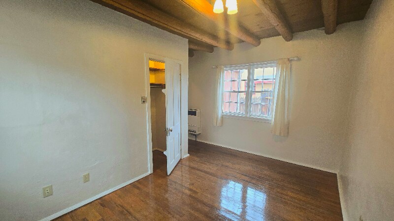 Building Photo - 523 Agua Fria St