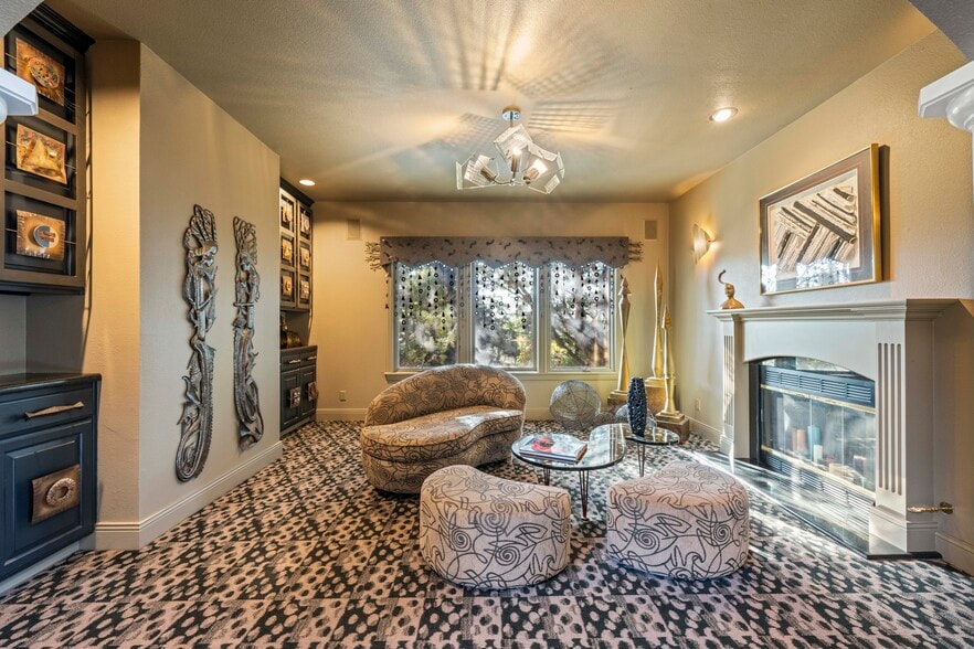 Building Photo - 8985 Vista de Lago Ct