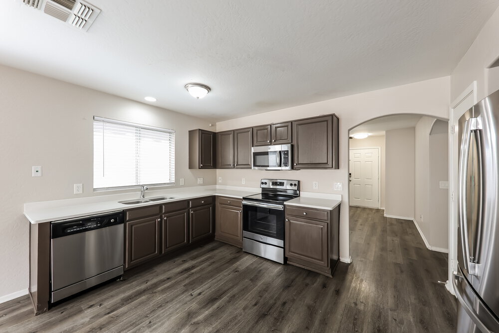 Building Photo - 11834 W Sunnyside Dr