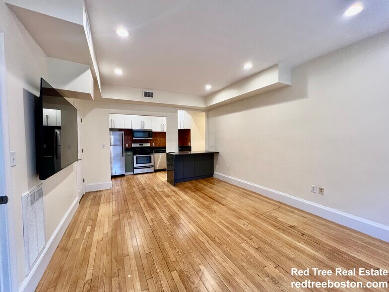 Building Photo - 71 Babcock St