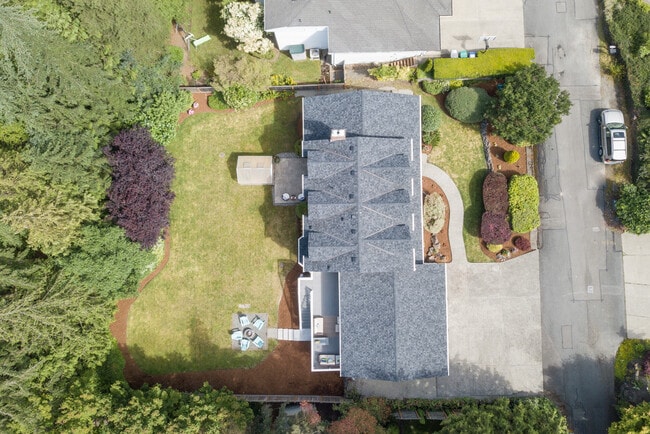 Building Photo - 6119 114th Ave NE