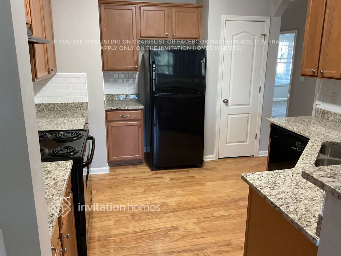 Building Photo - 326 Pin Oak Ave