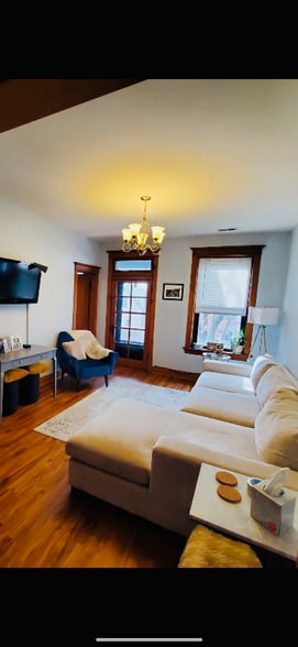 Building Photo - 2118 W Warner Ave