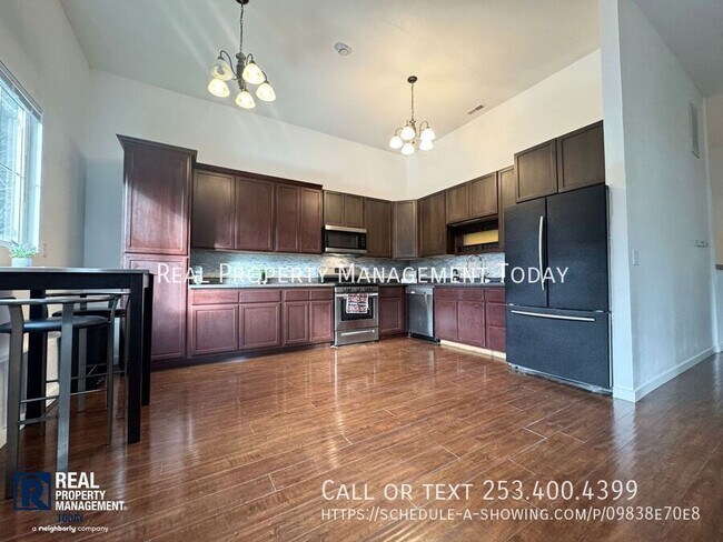 Building Photo - 2817 9th St SW