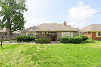 Building Photo - LARGE | 3 Bed | 2 Bath | Midtown Tulsa