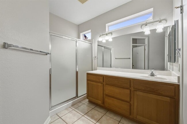 Building Photo - 121 Coreopsis Way