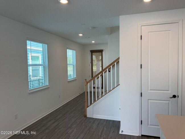 Building Photo - 236 Hawthorn Pk Cir