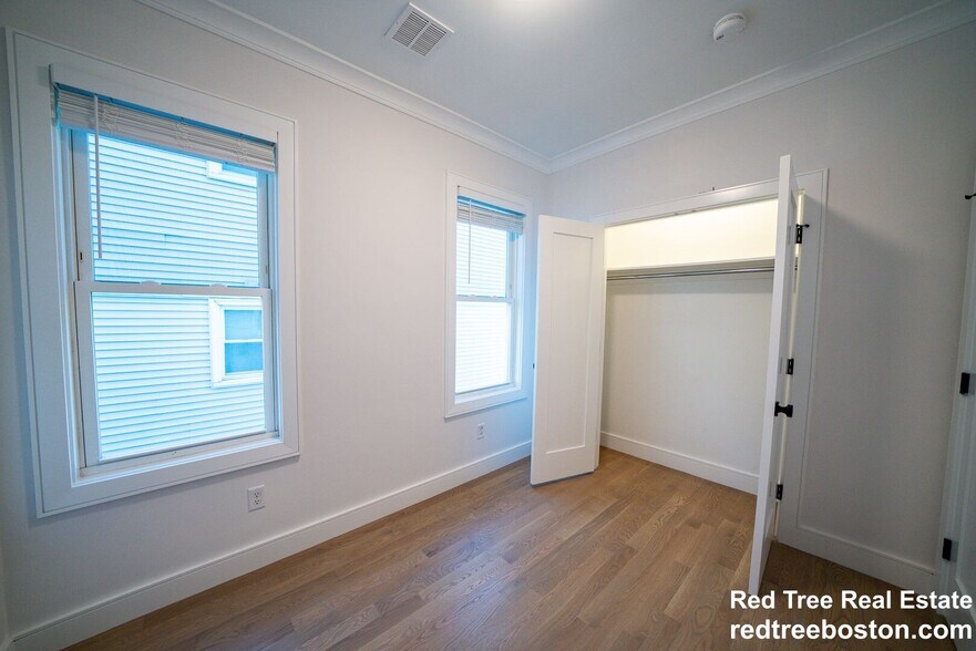 Building Photo - 37 Calumet St