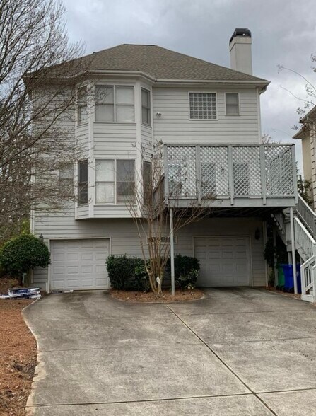 Building Photo - 2470 Vivian Cir