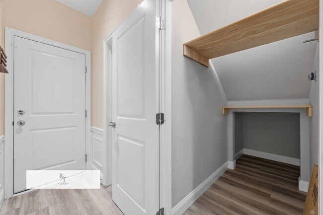 Building Photo - Beautiful Mediterranean Luxury Home in Exclusive Gated Villa Sierra, Arcadia