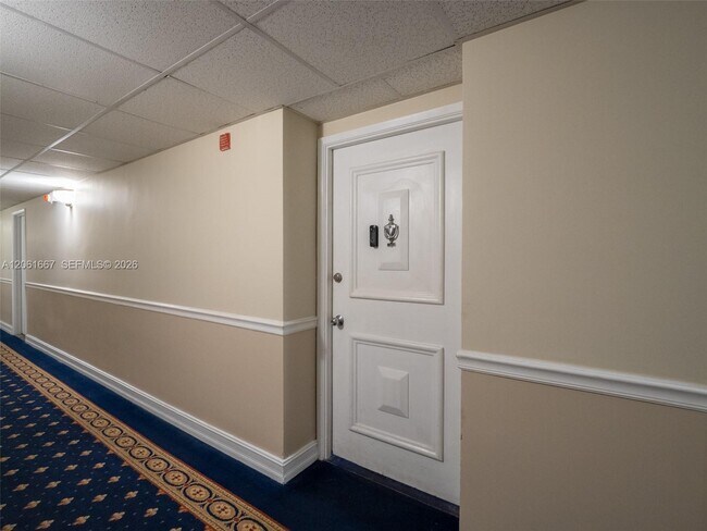 Building Photo - 5005 Collins Ave