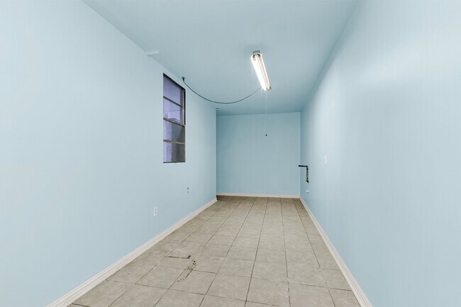 Building Photo - 21085 Ramrock Cir