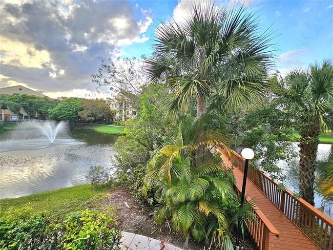 Building Photo - 9999 Summerbreeze Dr