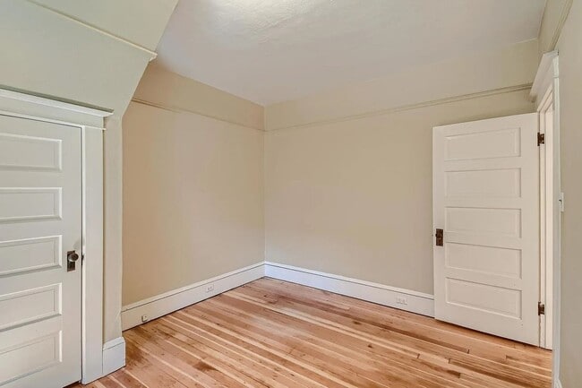 Building Photo - RUF02