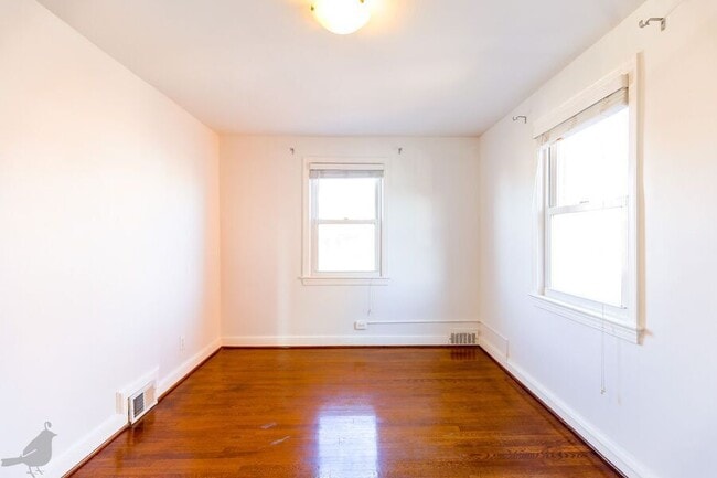 Building Photo - 3937 Ames St NE