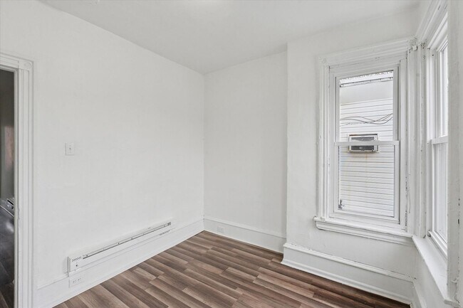 Building Photo - 3 Bedroom House North Philly- Will Accept 2 Bedroom Vouchers!