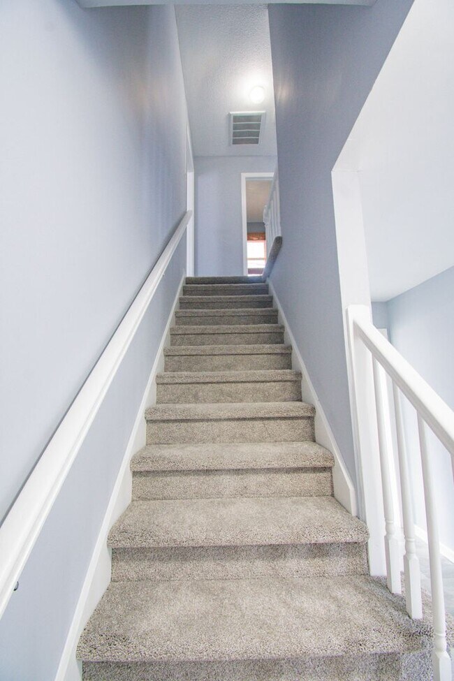 Building Photo - Available Soon! 3 Bedroom 2.5 Bathroom with Large Backyard and 2 Car Garage!