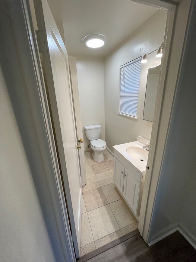 Building Photo - 1145 Willow Rd