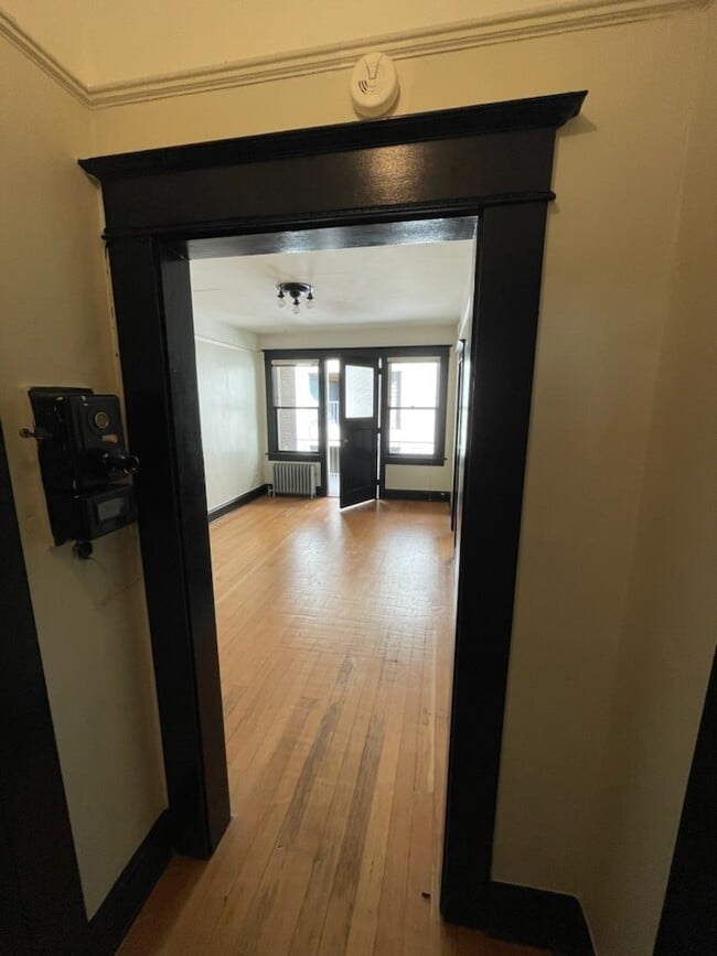 Building Photo - Allendale Apartments