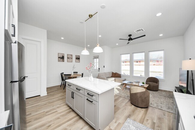 Building Photo - 3909 Maggie St