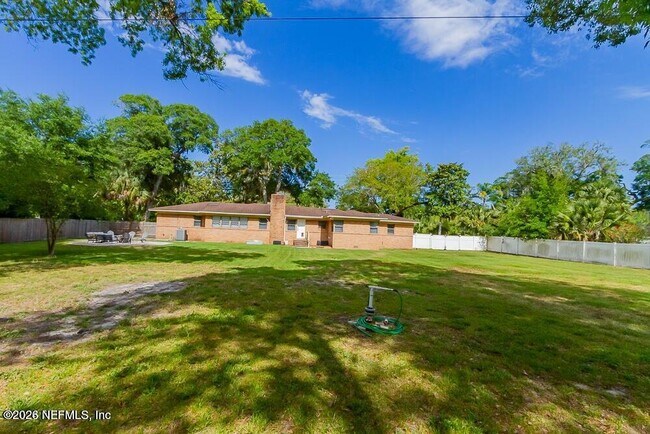 Building Photo - 1040 Penman Rd