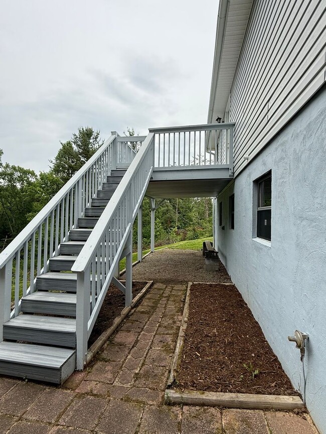 Building Photo - Charming North Asheville Cape Cod