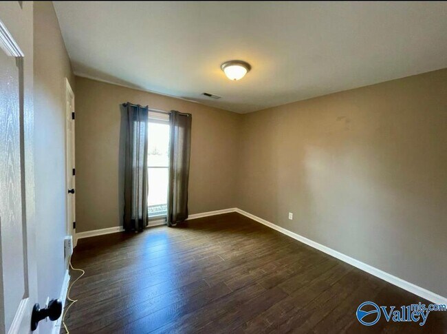 Building Photo - 108 Eva Ct